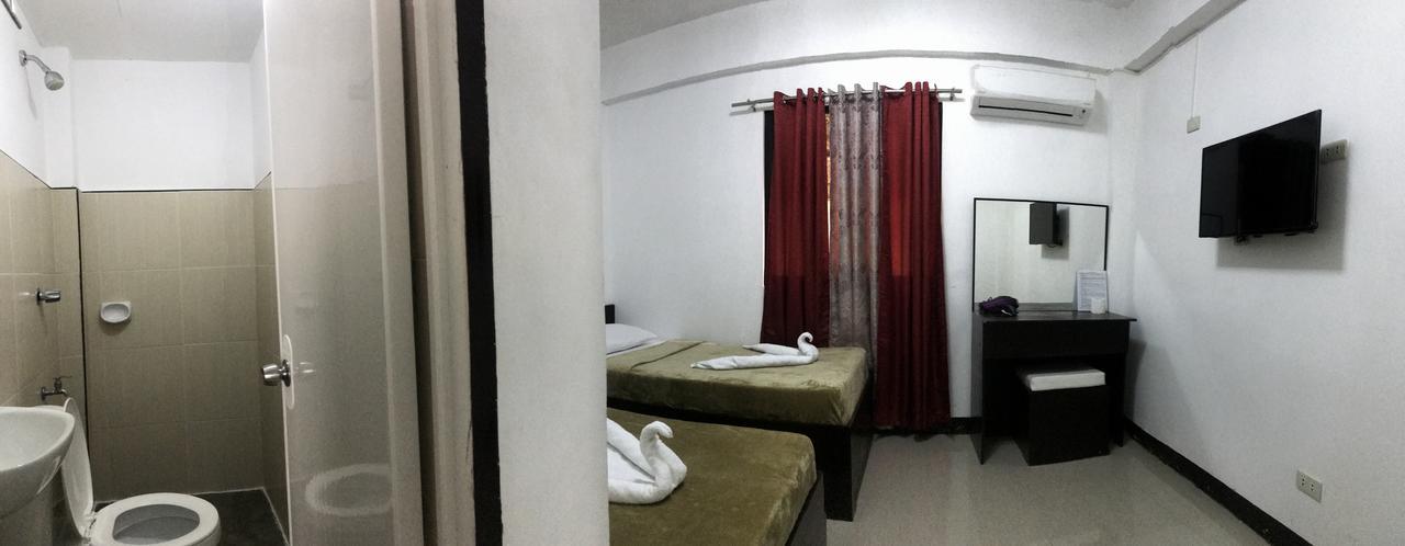4C'S Tourist Lodge Puerto Princesa Esterno foto